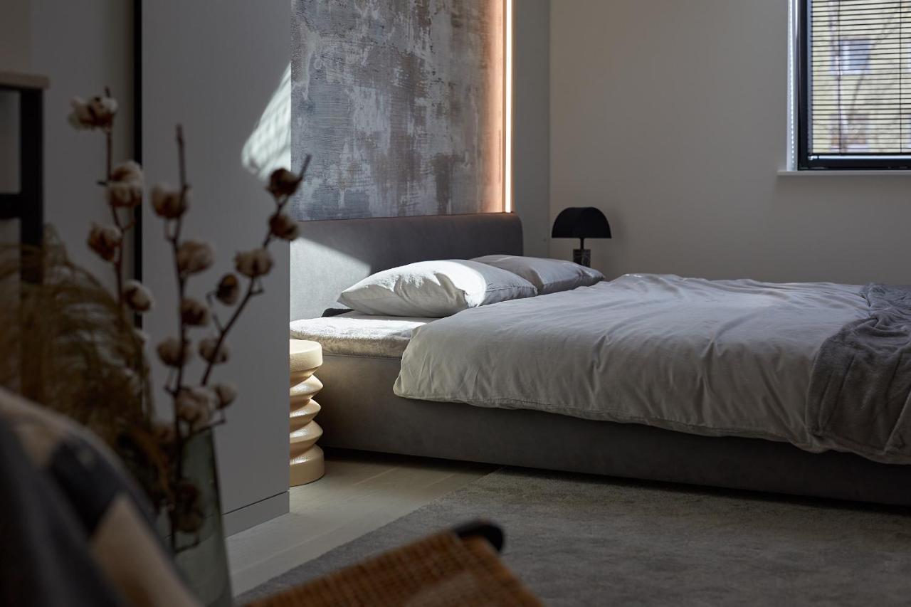 High Ceiling Loft With Its Own Backyard And A Terrace Lägenhet Tallinn Exteriör bild